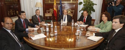 Soledad Núñez, directora general del Tesoro, en una reunión con altos cargos de Economía.