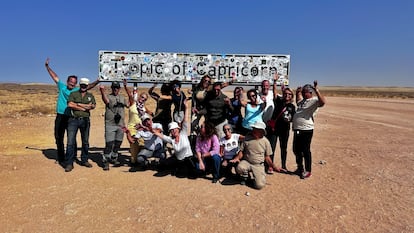 El grupo de El Pais Viajes en el Trópico de Capricornio.