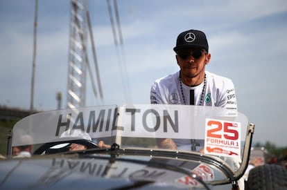 Hamilton, abans de l'inici de la carrera a Montmeló