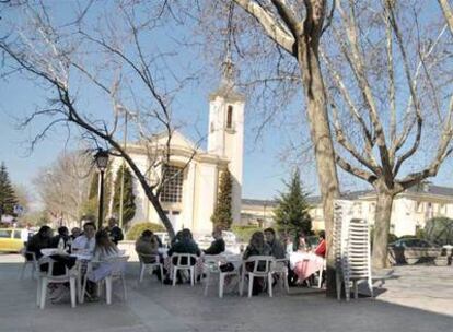 Terraza en la plaza del Caudillo, junto a la iglesia de la Inmaculada Concepción.