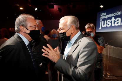 l expresidente de CaixaBank Isidro Fainé (a la derecha) y el presidente de ACS, Florentino Pérez.