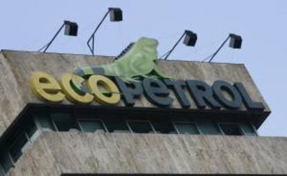 Ecopetrol que el pozo en el que halló petróleo fue el Venus-2, ubicado en el municipio de San Martín. En la imagen, vista del logo de la petrolera estatal colombiana Ecopetrol en la  sede en Bogotá (Colombia). EFE/Archivo