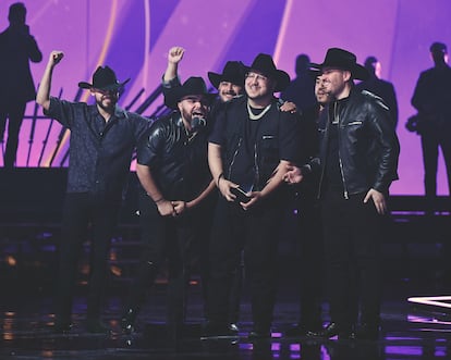 El Grupo Frontera reciben el galardón Latin American Music Award.