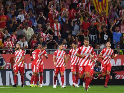 Els jugadors del Girona celebren un gol al seu estadi de Montilivi.