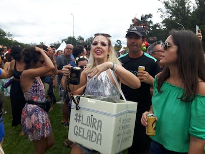 Não falta humor nas fantasias dos foliões do bloco  'Bicho Maluco Beleza', do cantor Alceu Valença, em São Paulo