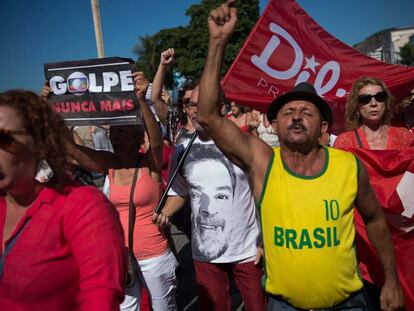 Manifestación de apoyo a Rousseff, en Río de Janeiro.