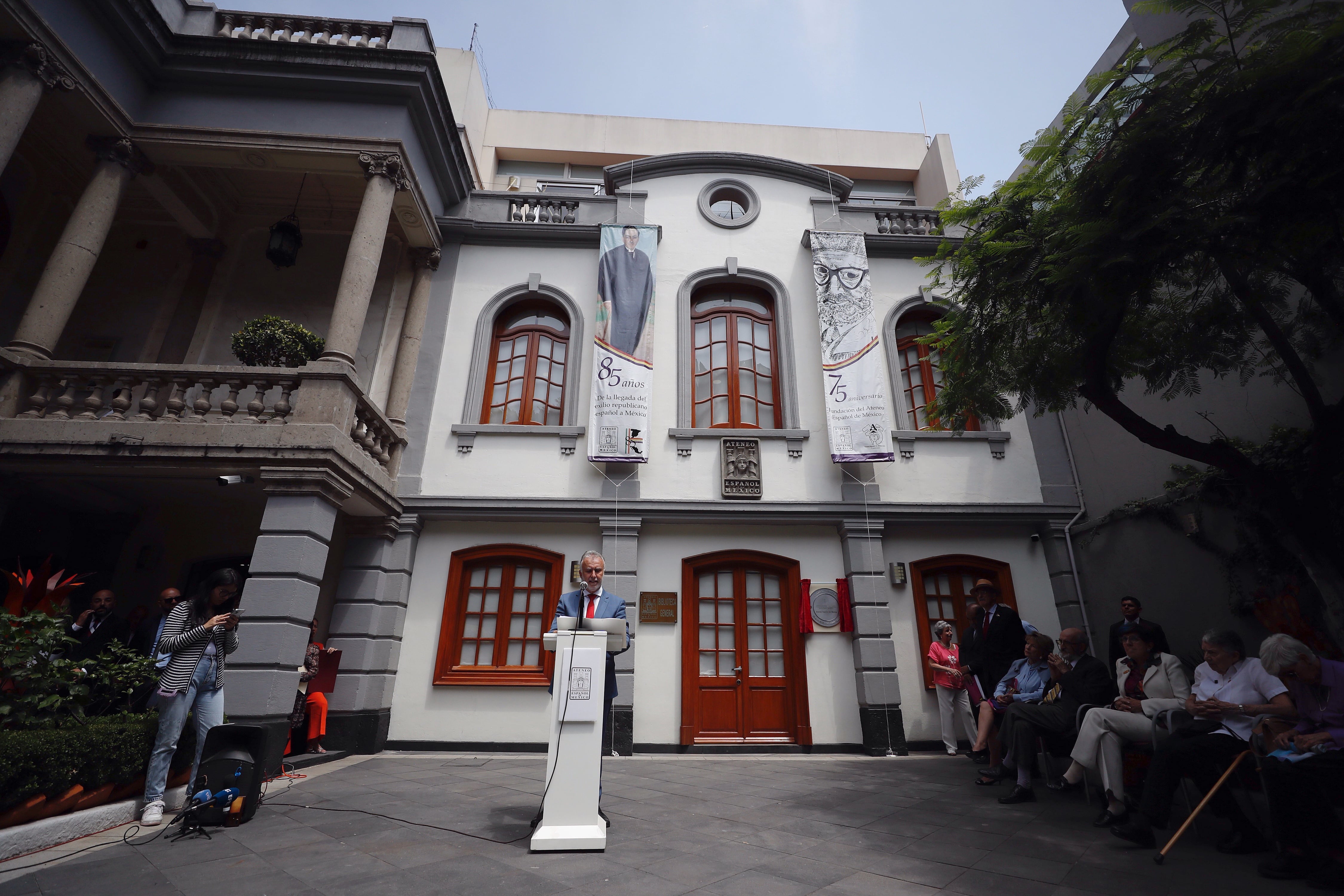 El Ateneo Español de México desembarca en su patria perdida para hablar del exilio