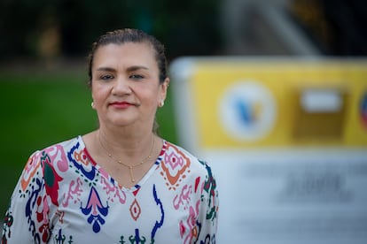 Lidia Sanchez en la sede del Registro Principal del Condado de Los Ángeles.