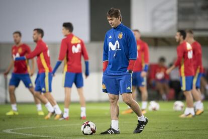 El técnico de la selección durante un entrenamiento antes del encuentro del Grupo G para la clasificación de la Copa del Mundo 2018 en Liechtenstein, el 4 de septiembre de 2017.