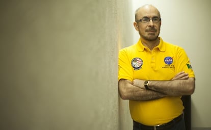 El astronauta Rodolfo Neri Vela en la Ciudad de México.