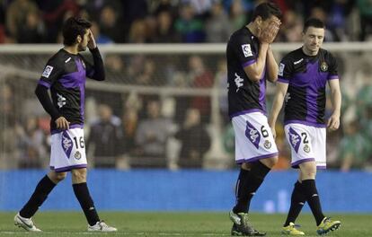 Sastre, Rueda y Rukavina se lamentan por la derrota en Mestalla.