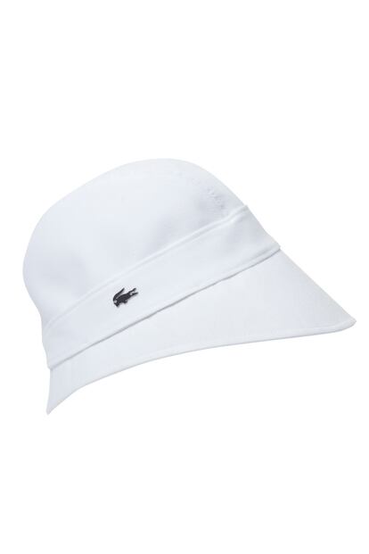 Gorra tipo casquete de Lacoste (30 euros aprox).