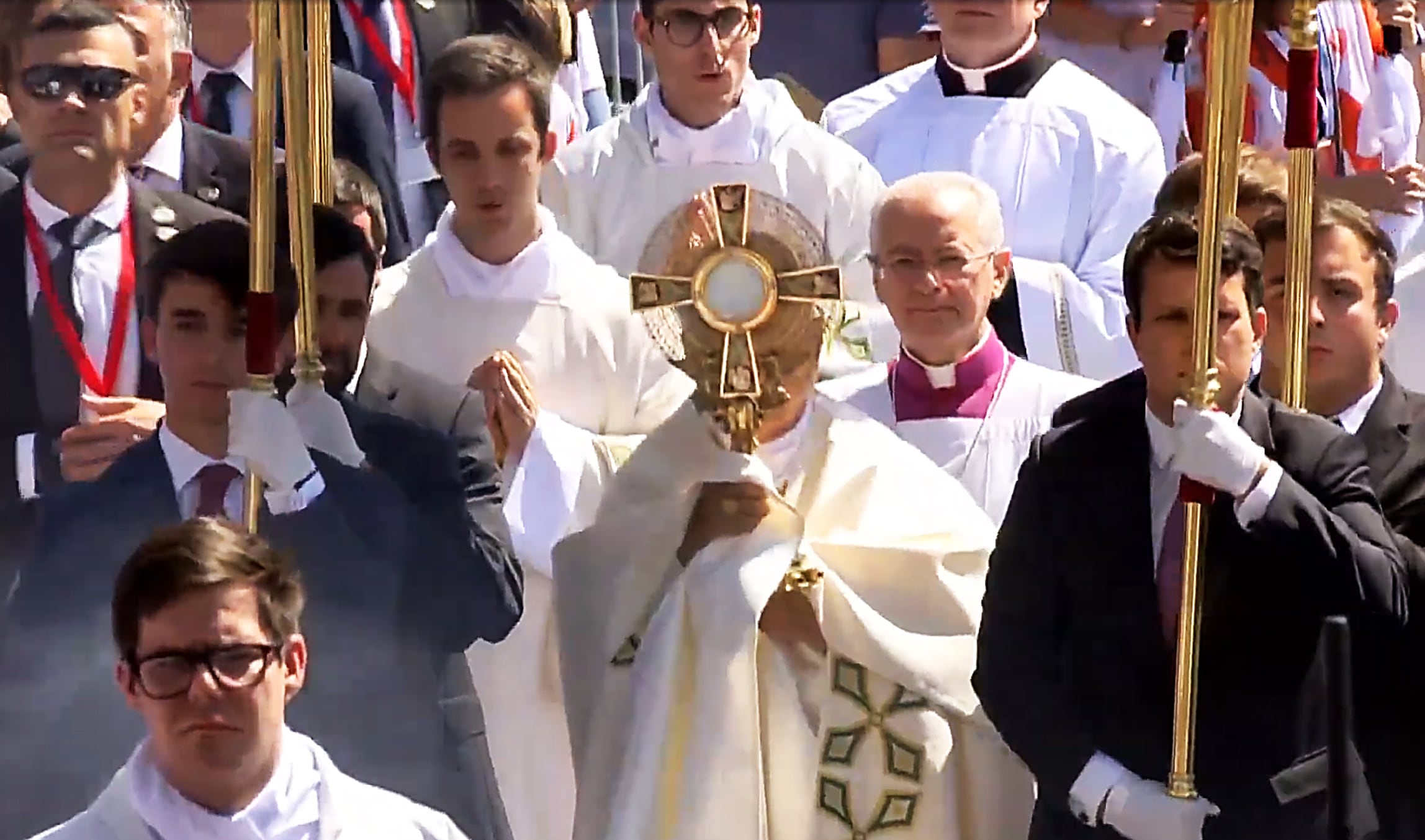 Visita del Papa León XIV, en directo | El Papa encabeza la procesión del ‘Corpus Christi’ tras una misa multitudinaria en Cibeles