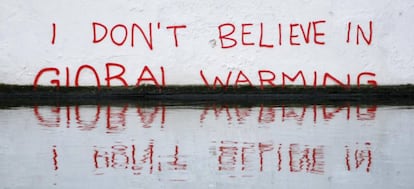 Pintada en Londres atribuida a Banksy: “No creo en el cambio climático”.