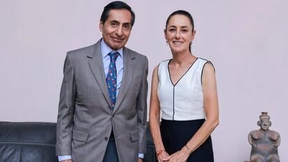 Rogelio Ramírez de la O, actual secretario de Hacienda, con Claudia Sheinbaum, el 4 de junio en Ciudad de México.