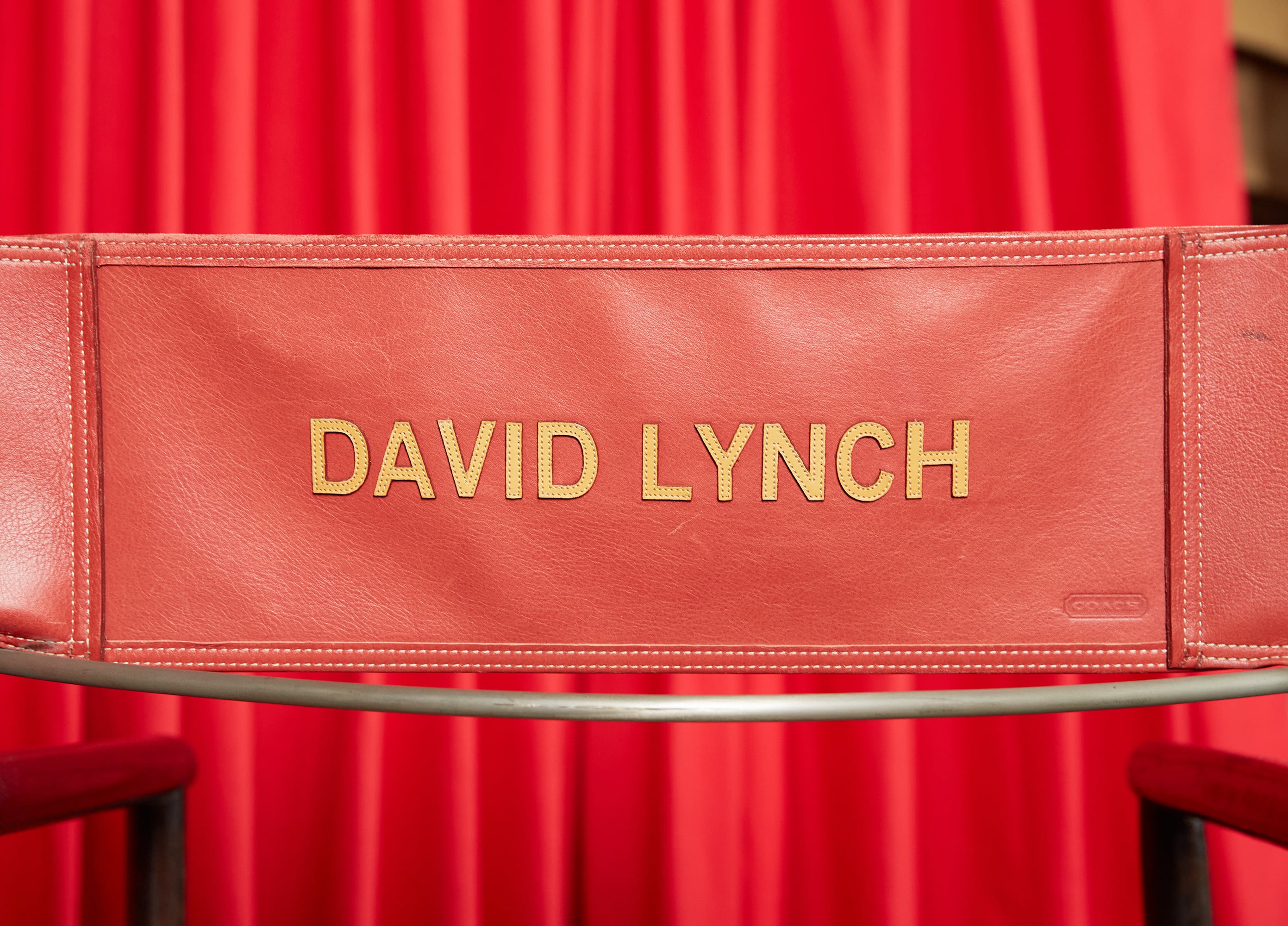 La millonaria fascinación por David Lynch se deja notar en la subasta de sus objetos personales: cafeteras por 35.000 dólares y guiones por 150.000