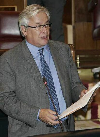 El ministro de Industria, Joan Clos, en el Congreso.