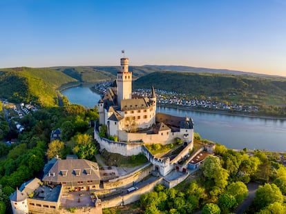 Vista del castillo de Marksburg, sobre el río Rin.