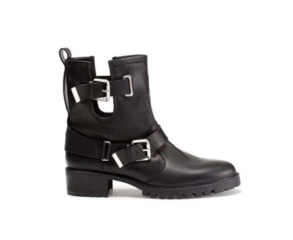 Botas de piel en color negro, de Zara (79,95 euros).