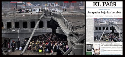 Ciudadanos de Irpin, localidad cercana a Kiev, esperaban debajo de un puente derruido para salir de la ciudad, el 5 de marzo de 2022. 