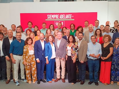 Reunión de la Interparlamentaria del PSOE-A, presidida por su secretario general, Juan Espadas, con la presencia de la ministra de Hacienda en funciones, María Jesús Montero.