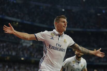 Kroos celebra su gol al Sevilla, el cuarto de la temporada.