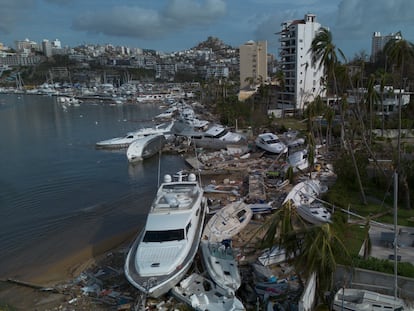 Botes destruidos en la zona hotelera de Acapulco, el 18 de octubre.