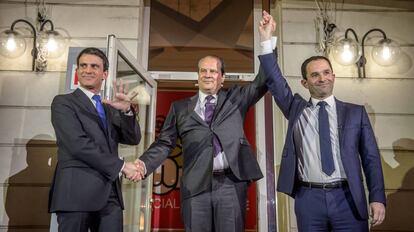 Jean-Christophe Cambadelis declara vencedor de las primarias a Benoit Hamon.