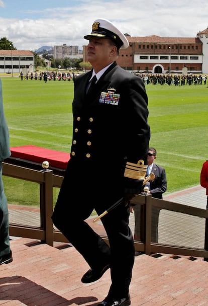 El comandante de la Armada colombiana, almirante Leonardo Santamaría, falleció por causas naturales este viernes en Bogotá.