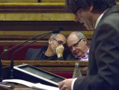 Rabell (d) y Coscubiela (i), de Catalunya Sí que Es Pot, en el parlament.