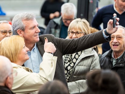 Alfonso Rueda, este domingo en un acto electoral en A Estrada (Pontevedra).