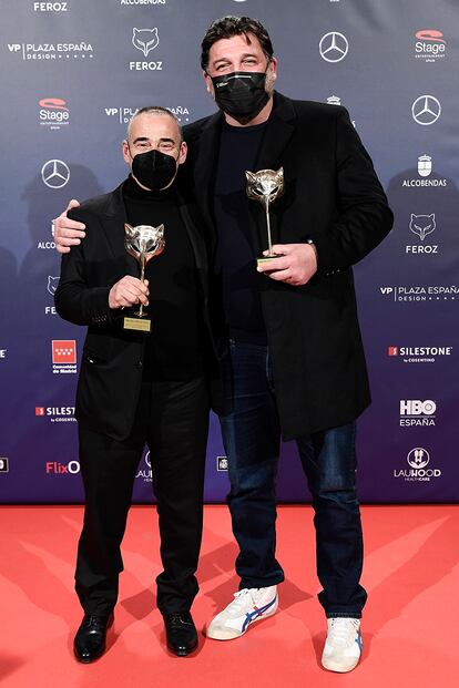 Eduard Fernández (por 30 monedas) y Hovik Keuchkerian (por Antidisturbios) compartieron el premio en la categoría de mejor actor protagonista de una serie.
