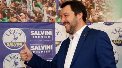 O líder da Liga, Matteo Salvini, antes da coletiva de imprensa nesta segunda-feira, 5 de março, em Milão