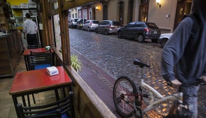Um dos cafés típicos de San Telmo, em Buenos Aires.