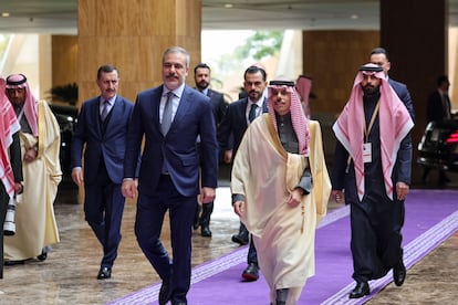 Hakan Fidan y Faisal bin Farhan Al Saud