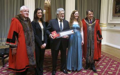 Pl&aacute;cido Domingo tras recibir el galard&oacute;n.