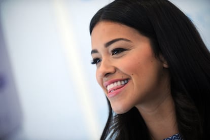 Gina Rodriguez, ganadora de un Globo de Oro por su papel en Jane The Virgin, explicó en The Hollywood Reporter cómo ha vivido los procesos de casting: "Tenía que hacer una audición para un personaje y ellos me dijeron: 'Nos encantas pero, ¿puedes volver con un vestido negro ajustado?' Les dije que eso no tenía sentido para el personaje. Ellos me dijeron: 'Necesitamos saber si eres lo suficientemente guapa como para estar en la portada de una revista'".