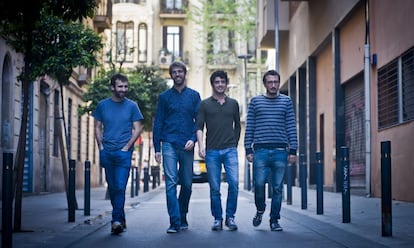 Els membres de Manel, Martí Maymó, Guillem Gisbert, Roger Padilla i Arnau Vallvé, d'esquerra a dreta.