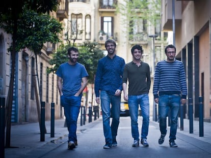Els membres de Manel, Martí Maymó, Guillem Gisbert, Roger Padilla i Arnau Vallvé, d'esquerra a dreta.