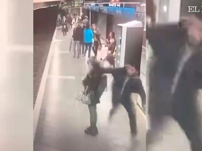 Momento en que un desconocido agrede a mujeres en el metro de Barcelona.