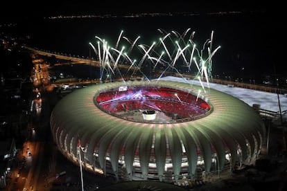 Vista aérea do estádio Beira-Rio, uma das arenas da Copa.