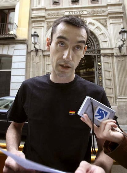 Jaume d&#39;Urgell, frente al Ateneo de Madrid en octubre de 2007.