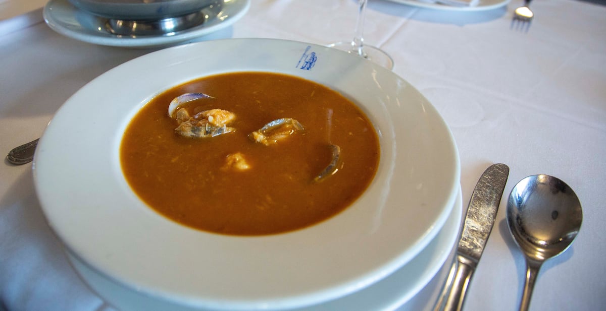 La sopa de pescado de Hondarribia, preferida de los japoneses, ya se puede comprar para llevar a casa