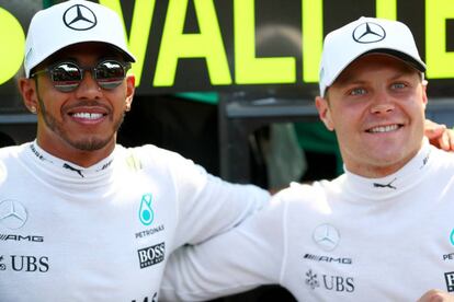 Lewis Hamilton junto a Valtteri Bottas en el Gran Premio de Italia.