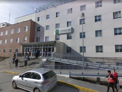 Fachada del hospital de Jerez de la Frontera (C&aacute;diz), donde muri&oacute; la menor.