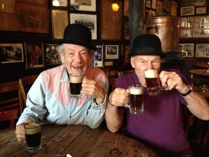 Son viejos, pero Ian McKellen y Patrick Stewart molan más que los YouTubers