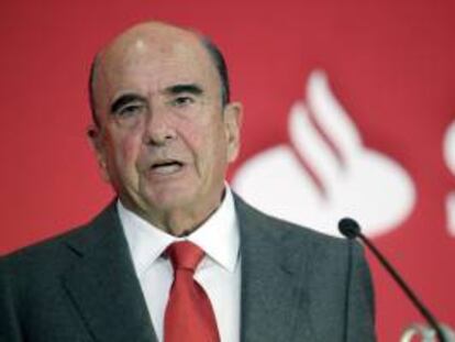 El presidente del Banco Santander, Emilio Botín, durante su intervención en la presentacíón hoy, en Madrid, de resultados de la entidad.