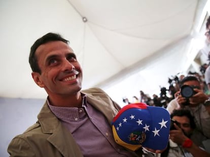 Henrique Capriles a su llegada a la conferencia de prensa este lunes.