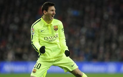 Messi celebra su gol, el primero del Bar&ccedil;a ante el Athletic.