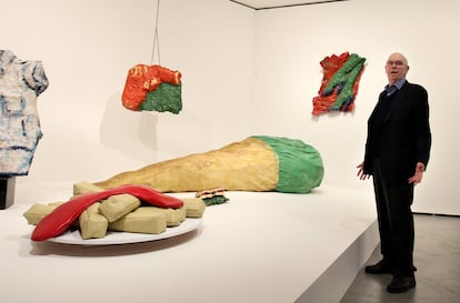 Claes Oldenburg podczas prezentacji wystawy „Claes Oldenburg. Lata sześćdziesiąte” w Guggenheim Bilbao w 2012 roku.